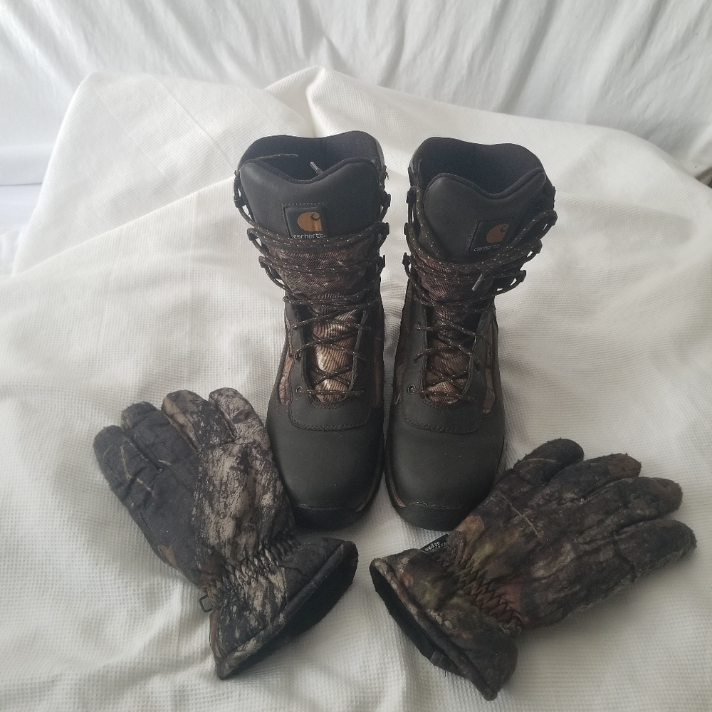 Carhartt Camouflage Boots with Thinsulate Gloves